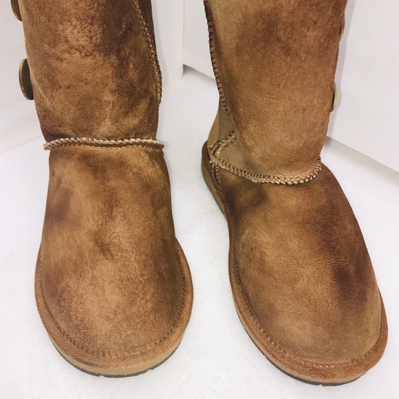 UGG Australia Boots - Picture 5 of 11